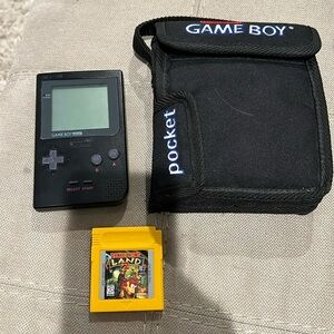Nintendo Game Boy Pocket black 1989-1996. Donkey Kong Land 2 and carry case